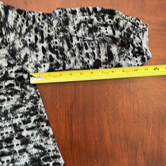 Andria Lieu black & grey 3/4 sleeve ruffle neck buttoned jacket size medium - Picture 11 of 11